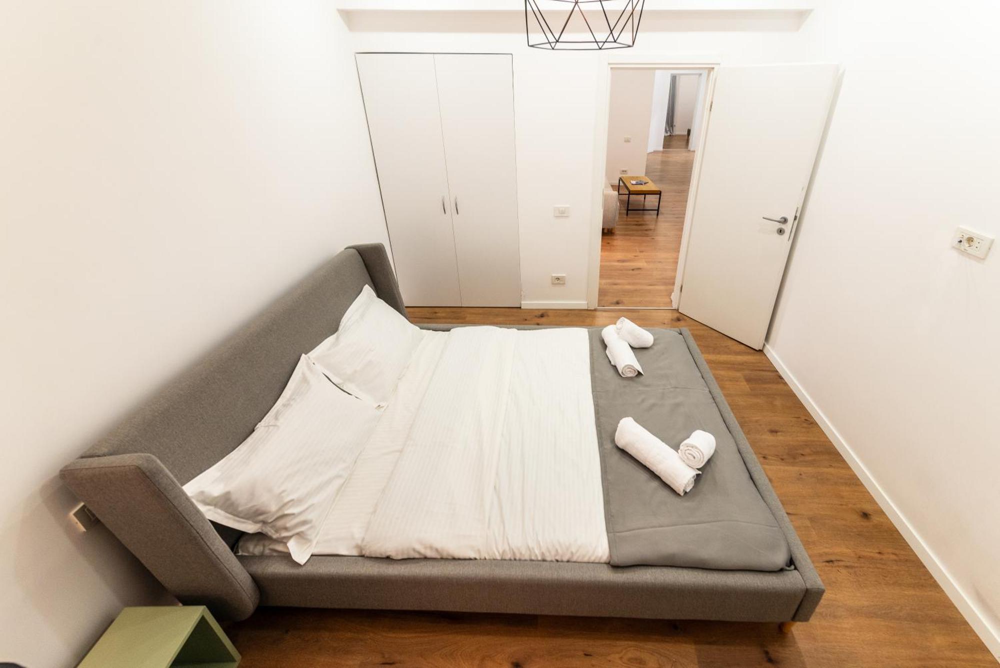 Ultracentral Spacious Apartment 4Br Bukarest Exteriör bild