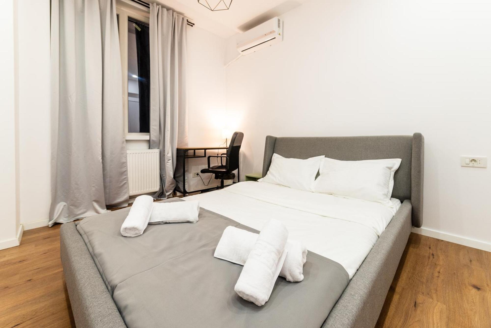 Ultracentral Spacious Apartment 4Br Bukarest Exteriör bild