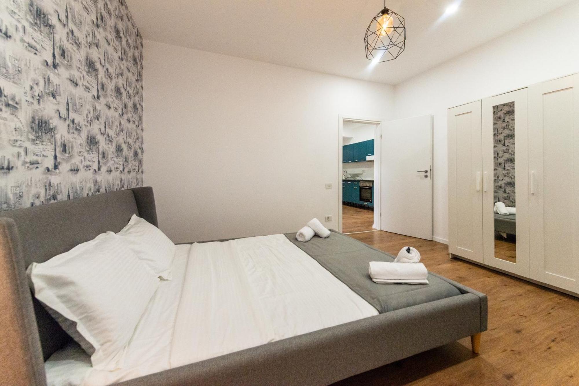 Ultracentral Spacious Apartment 4Br Bukarest Exteriör bild
